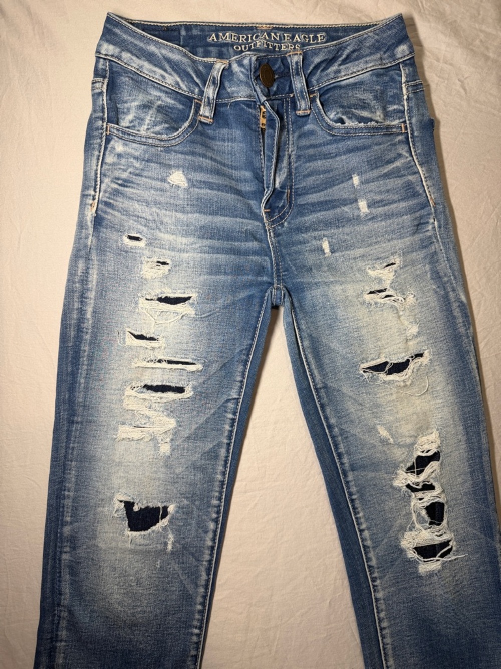 American Eagle Outfitters Light Blue Distressed Skinny Jeans